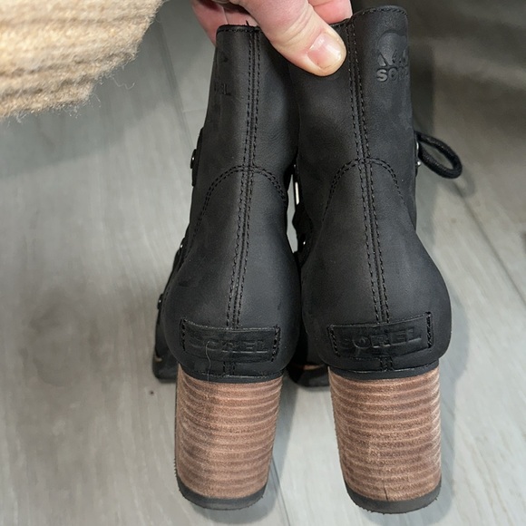 Sorel women’s booties. Weather proof. Sz 7.5 - Picture 3 of 13